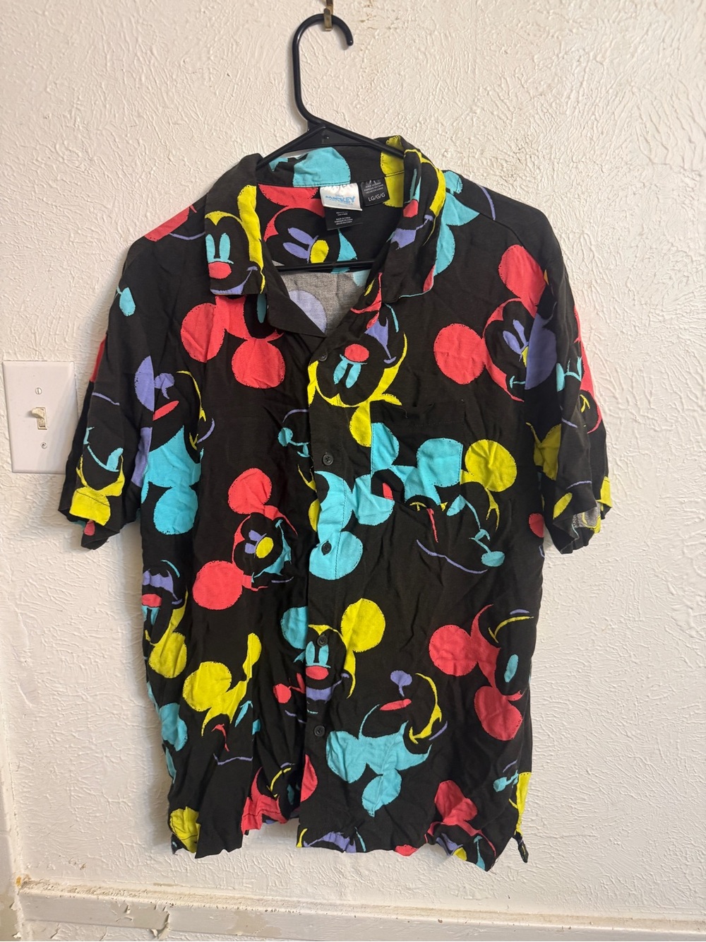 Vintage Black Short-Sleeve Button-Up Shirt with Multicolor Mickey Print
